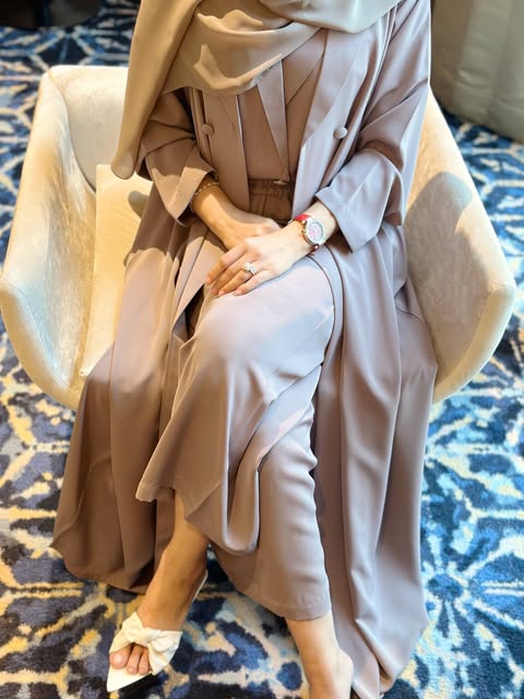 Gaia 4-piece Abaya Set With Headscarf